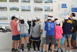 Elementary school students visiting Ai-City
