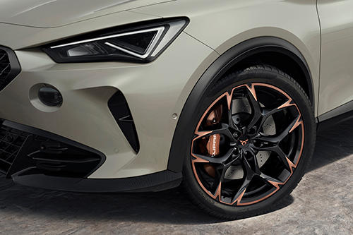 Opposed piston type 6-pot brake calipers for the Cupra Formentor VZ5