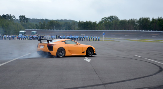 Driving performance by race driver Mr. Akira Iida